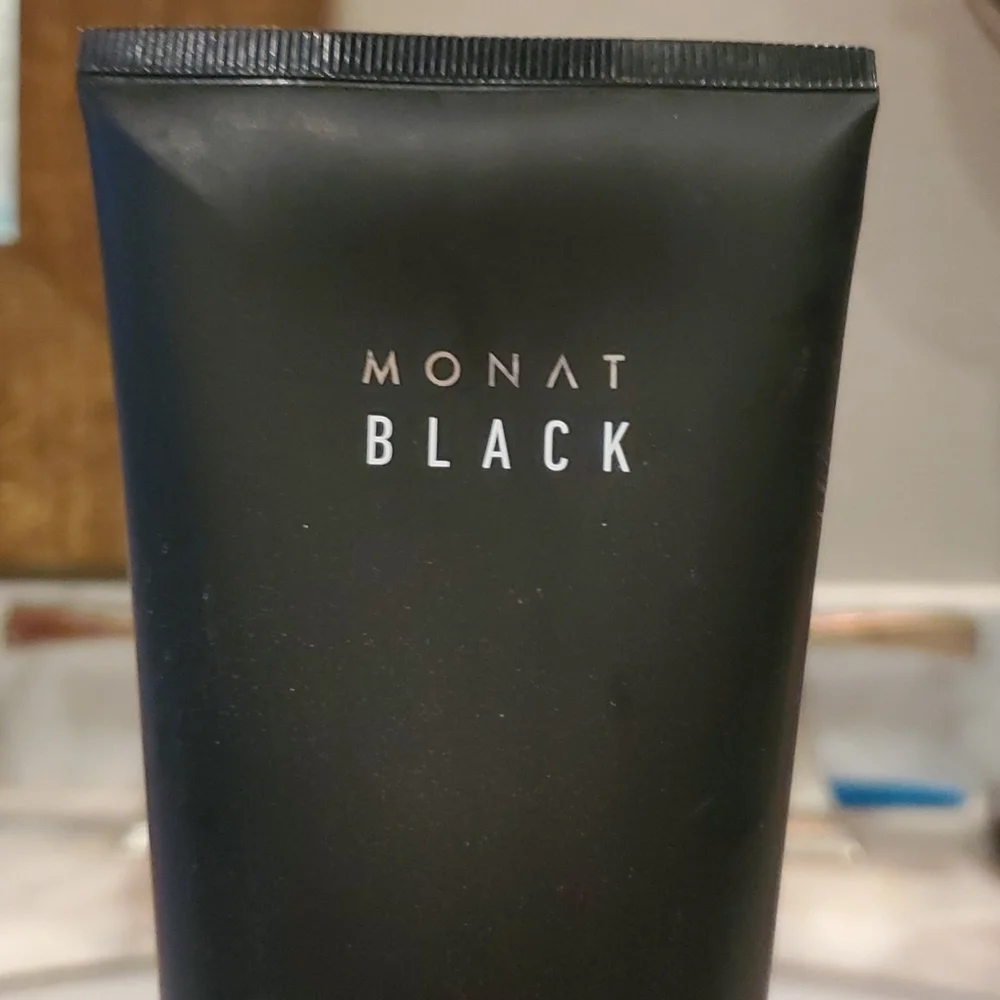 NEW Monat Black Shampoo + Conditioner. NEW